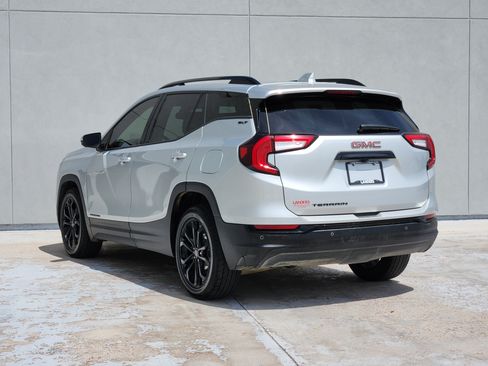 Used 2022 GMC Terrain SLT w/ Tech Package FWD image 6