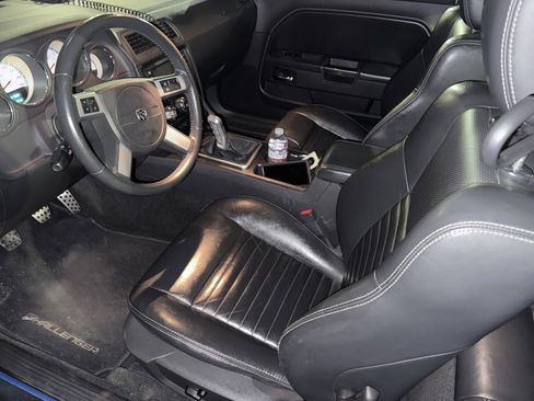 Used 2010 Dodge Challenger R/T image 9