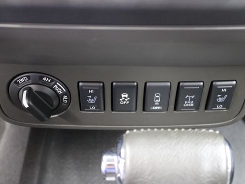Used 2019 Nissan Frontier PRO-4X AWD/4WD image 50