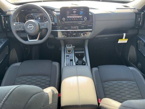 New 2025 Nissan Pathfinder SV image 22