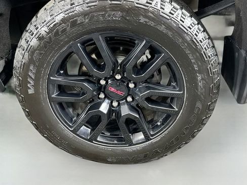 Used 2024 GMC Sierra 1500 Elevation w/ Elevation Premium Package AWD/4WD image 32