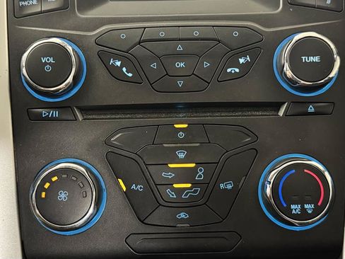 Used 2016 Ford Fusion SE FWD image 22