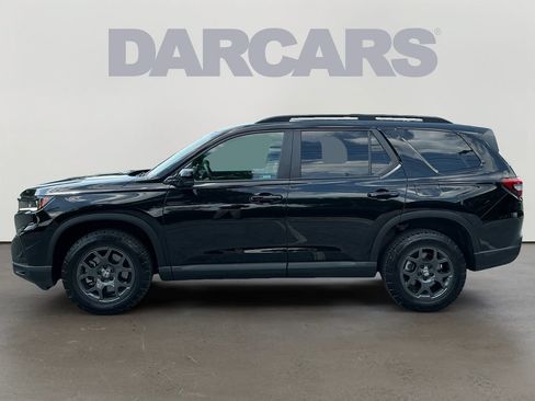 Used 2025 Honda Pilot TrailSport image 4
