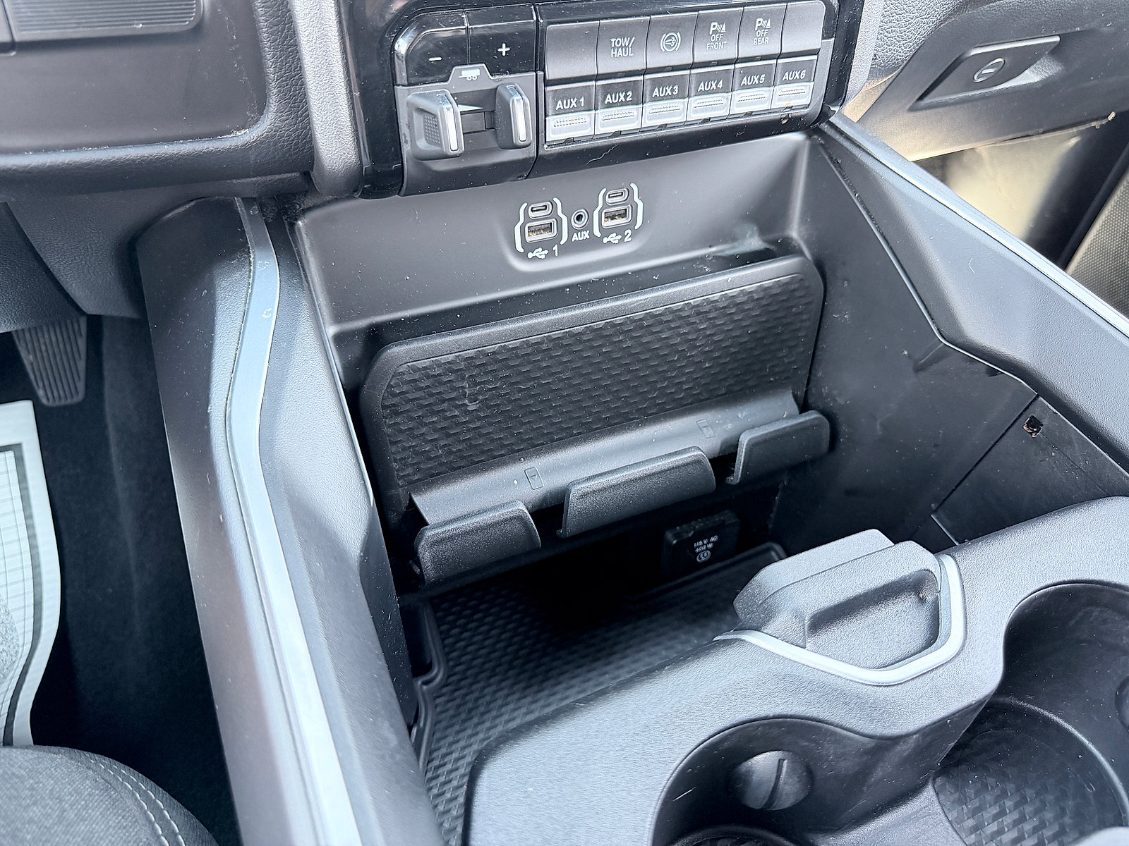 Used 2024 RAM 3500 Big Horn w/ Sport Appearance Package AWD/4WD image 33