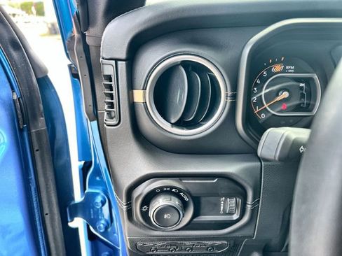 Used 2025 Jeep Wrangler Sahara w/ Safety Group image 17