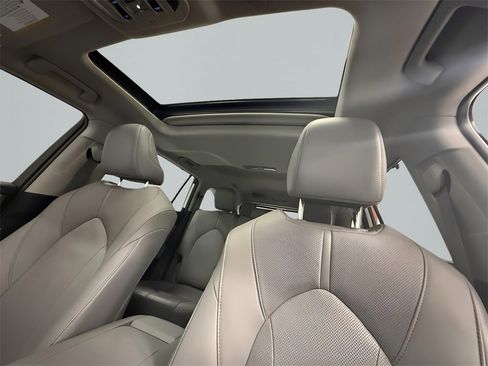 Used 2020 Toyota Highlander Limited image 12