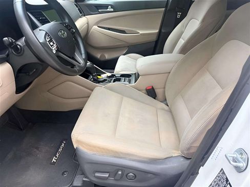 Used 2018 Hyundai Tucson Sport FWD image 17