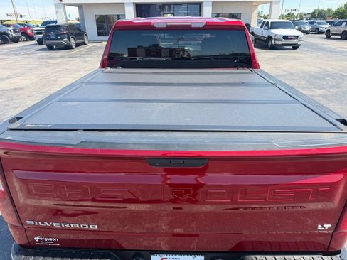 Used 2021 Chevrolet Silverado 1500 LT w/ Z71 Off-Road Package AWD/4WD image 10