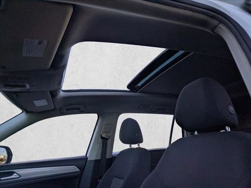 Used 2018 Volkswagen Atlas Launch Edition image 15