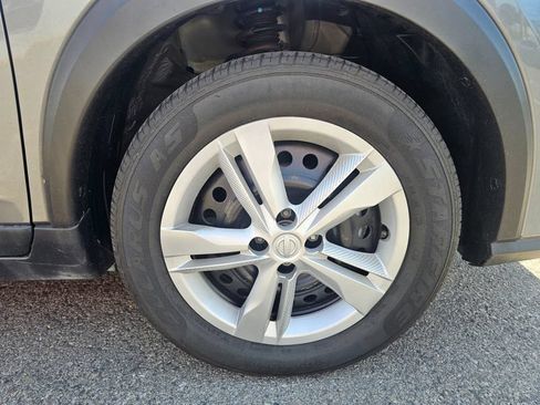 Used 2024 Nissan Kicks S FWD image 13