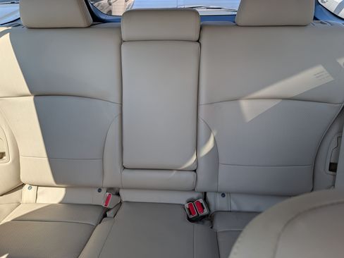 Used 2018 Subaru Outback 2.5i Limited AWD/4WD image 13