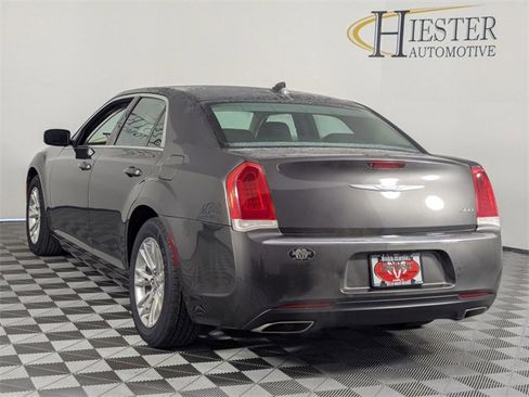 Used 2021 Chrysler 300 Touring L image 5