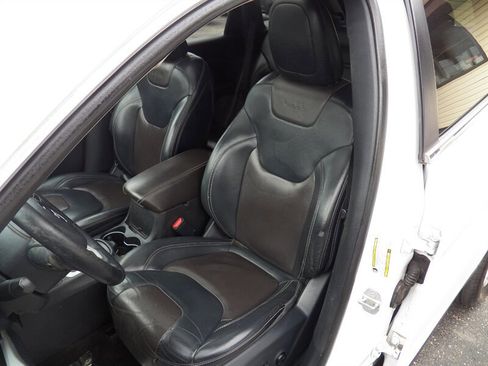 Used 2015 Jeep Cherokee Limited AWD/4WD image 10