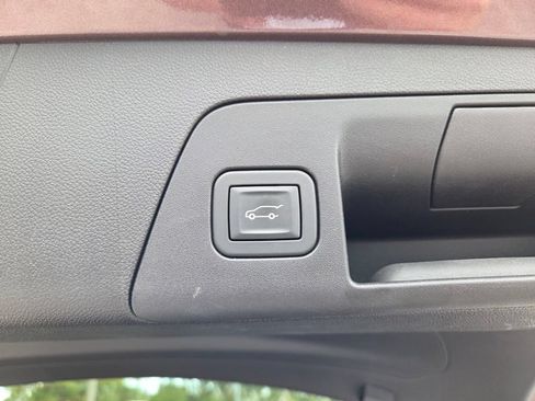 Used 2025 Buick Envision Preferred AWD/4WD image 10