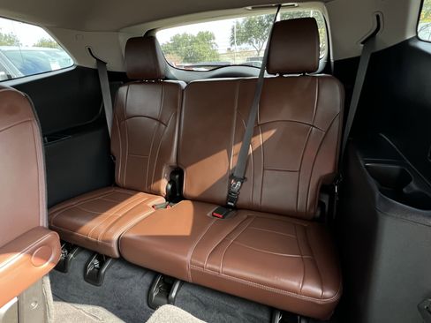 Used 2021 Buick Enclave Avenir w/ Avenir Technology Package image 28