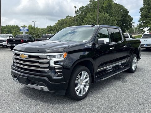 Used 2022 Chevrolet Silverado 1500 High Country w/ High Country Premium Package image 3