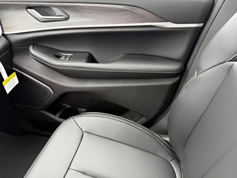 New 2026 Jeep Grand Cherokee L Limited AWD/4WD image 26