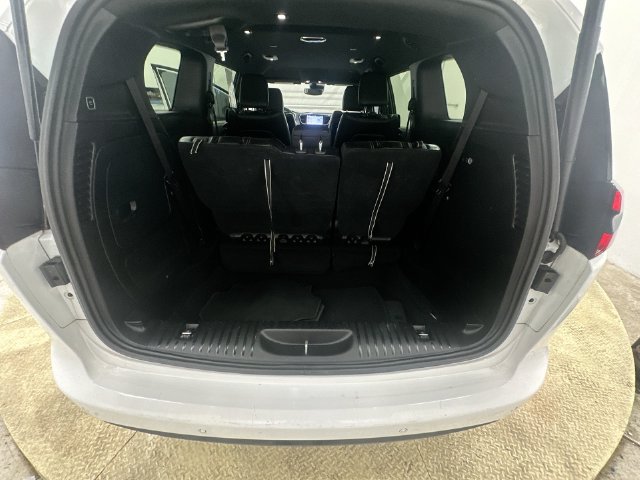 Used 2022 Chrysler Pacifica Touring-L w/ Uconnect Theater Family Group FWD image 22
