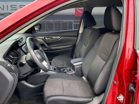 Used 2019 Nissan Rogue SV FWD image 19