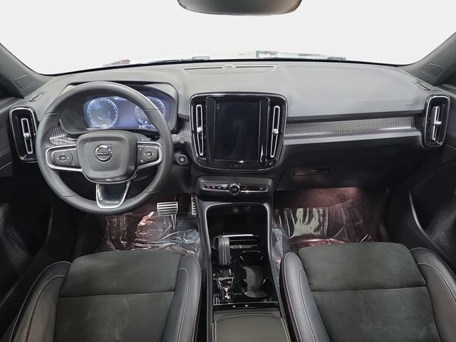 Used 2022 Volvo XC40 T5 R-Design w/ Protection Package AWD/4WD image 10