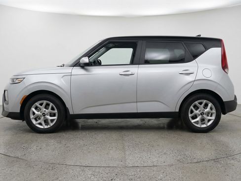 Used 2025 Kia Soul LX w/ LX Technology Package FWD image 5