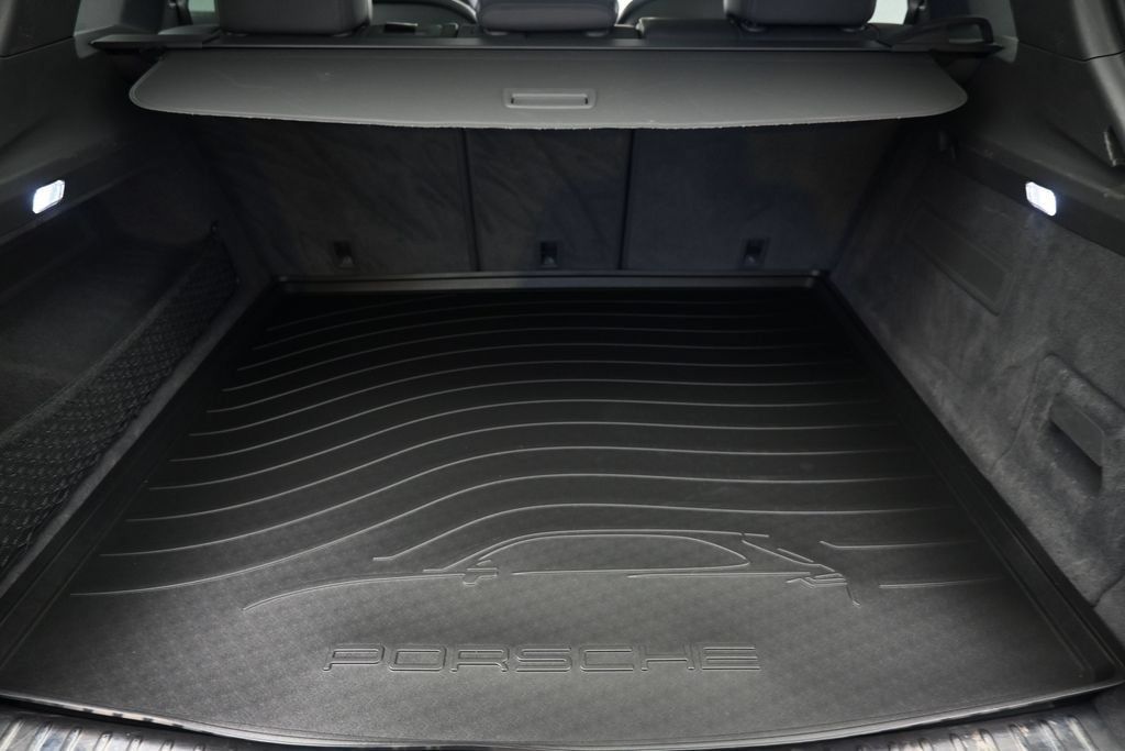 Certified 2020 Porsche Cayenne AWD/4WD image 31