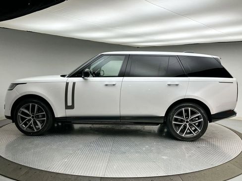 New 2026 Land Rover Range Rover Long Wheelbase SE AWD/4WD image 2