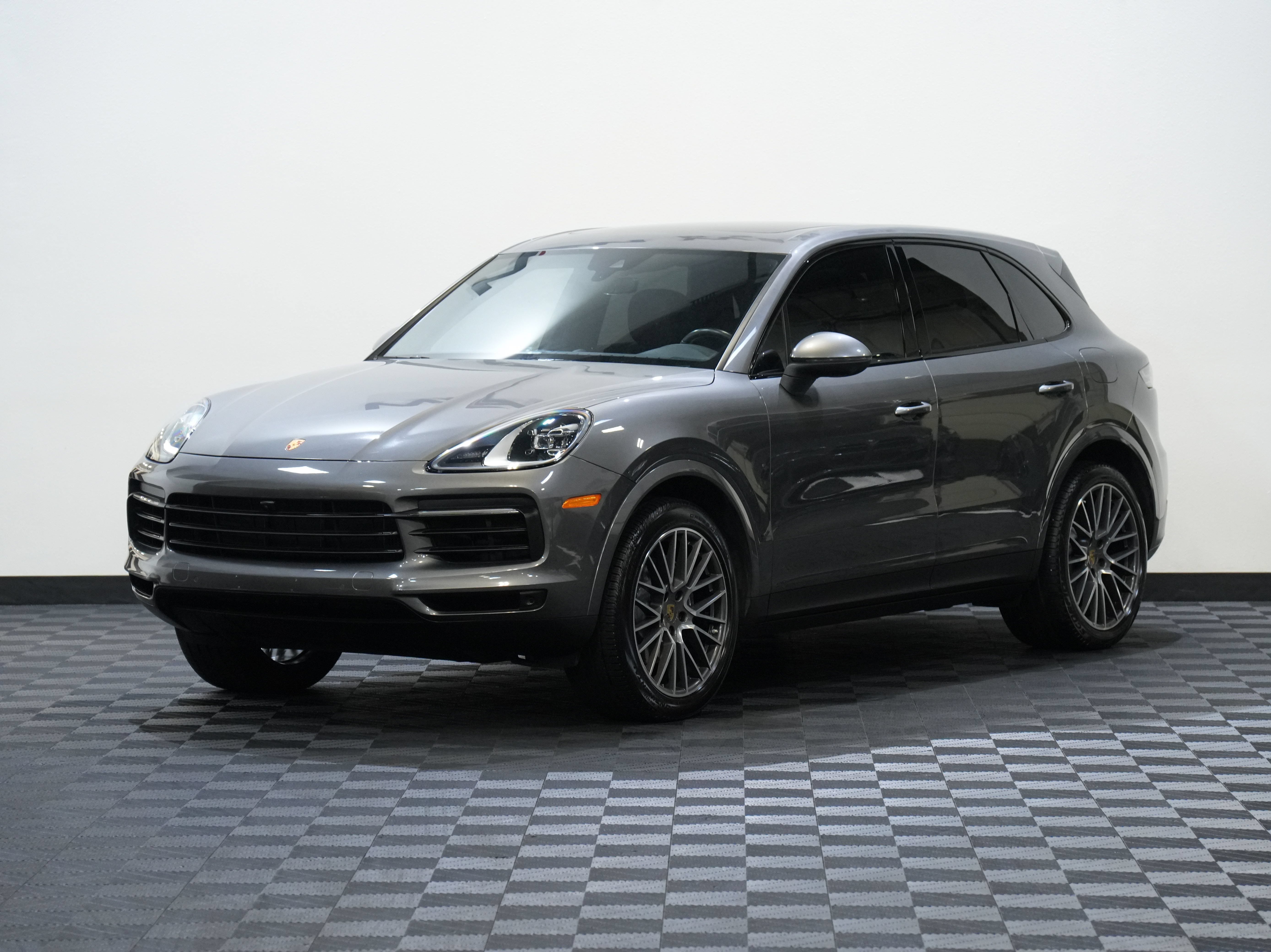 Used 2022 Porsche Cayenne E-Hybrid AWD/4WD image 3