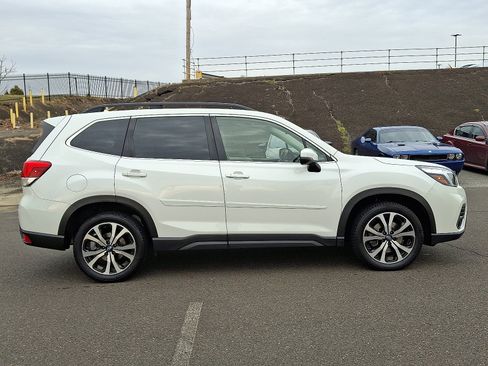 Used 2020 Subaru Forester Limited w/ Popular Package #3 image 7