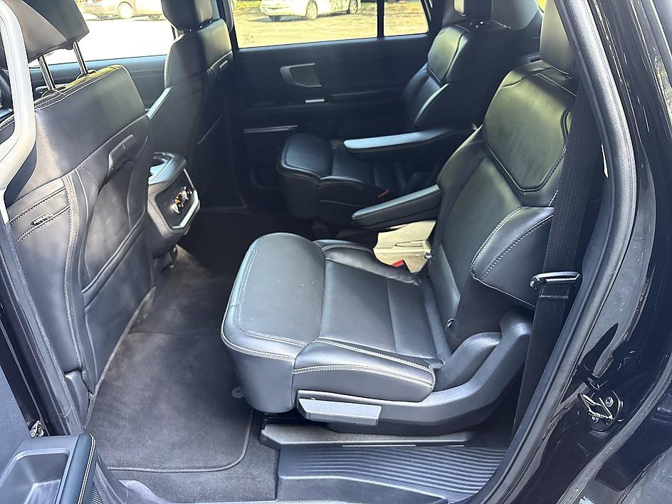 Used 2025 Ford Expedition Max Platinum AWD/4WD image 12