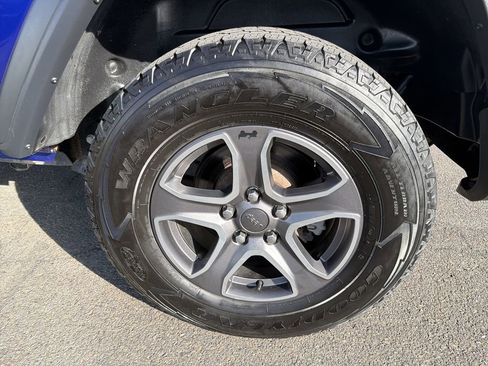 Used 2018 Jeep Wrangler Sport image 29