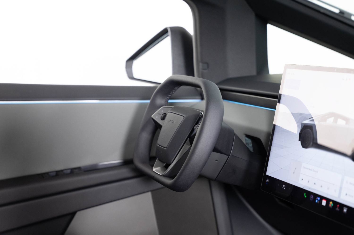 Used 2026 Tesla Cybertruck AWD Crew Cab image 24