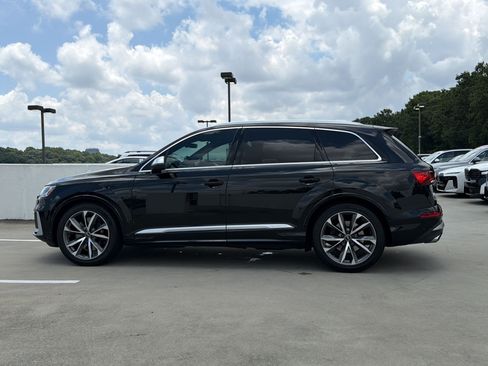 Used 2023 Audi SQ7 Premium Plus w/ Executive Package AWD/4WD image 2