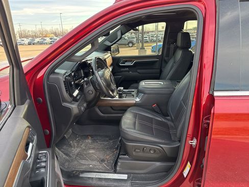 Used 2022 Chevrolet Silverado 1500 High Country w/ Technology Package image 19