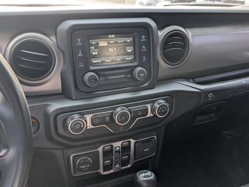 Used 2019 Jeep Wrangler Unlimited Sport S AWD/4WD image 7