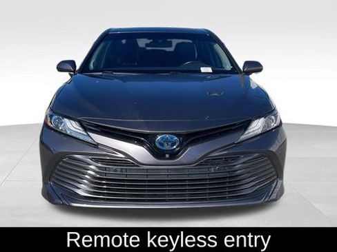 Used 2018 Toyota Camry XLE w/ Audio Package image 2