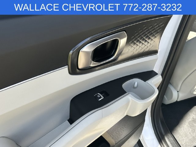 Used 2025 Kia Sorento EX w/ Panoramic Sunroof Package AWD/4WD image 13