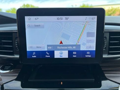 Used 2023 Ford Explorer Limited w/ Equipment Group 301A AWD/4WD image 31