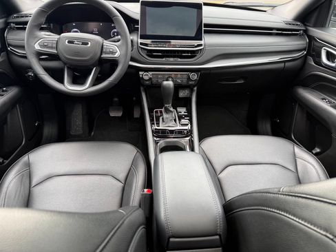 Used 2024 Jeep Compass Limited w/ High Altitude Package AWD/4WD image 13