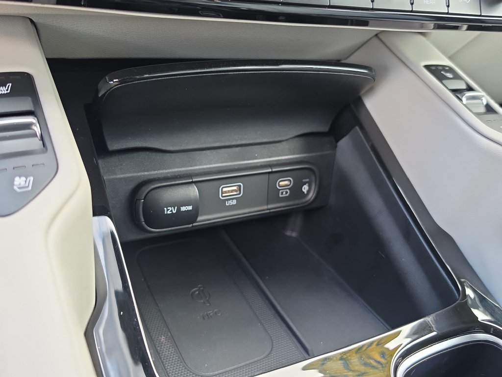 Used 2024 Kia Telluride SX w/ Towing Package FWD image 32