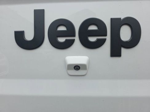 Certified 2023 Jeep Gladiator Sport image 8