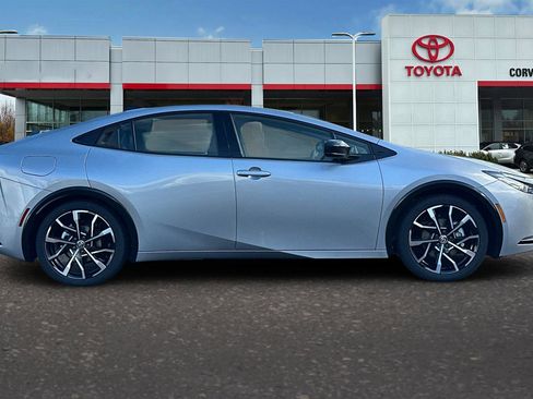 New 2026 Toyota Prius Plug-In Hybrid image 4