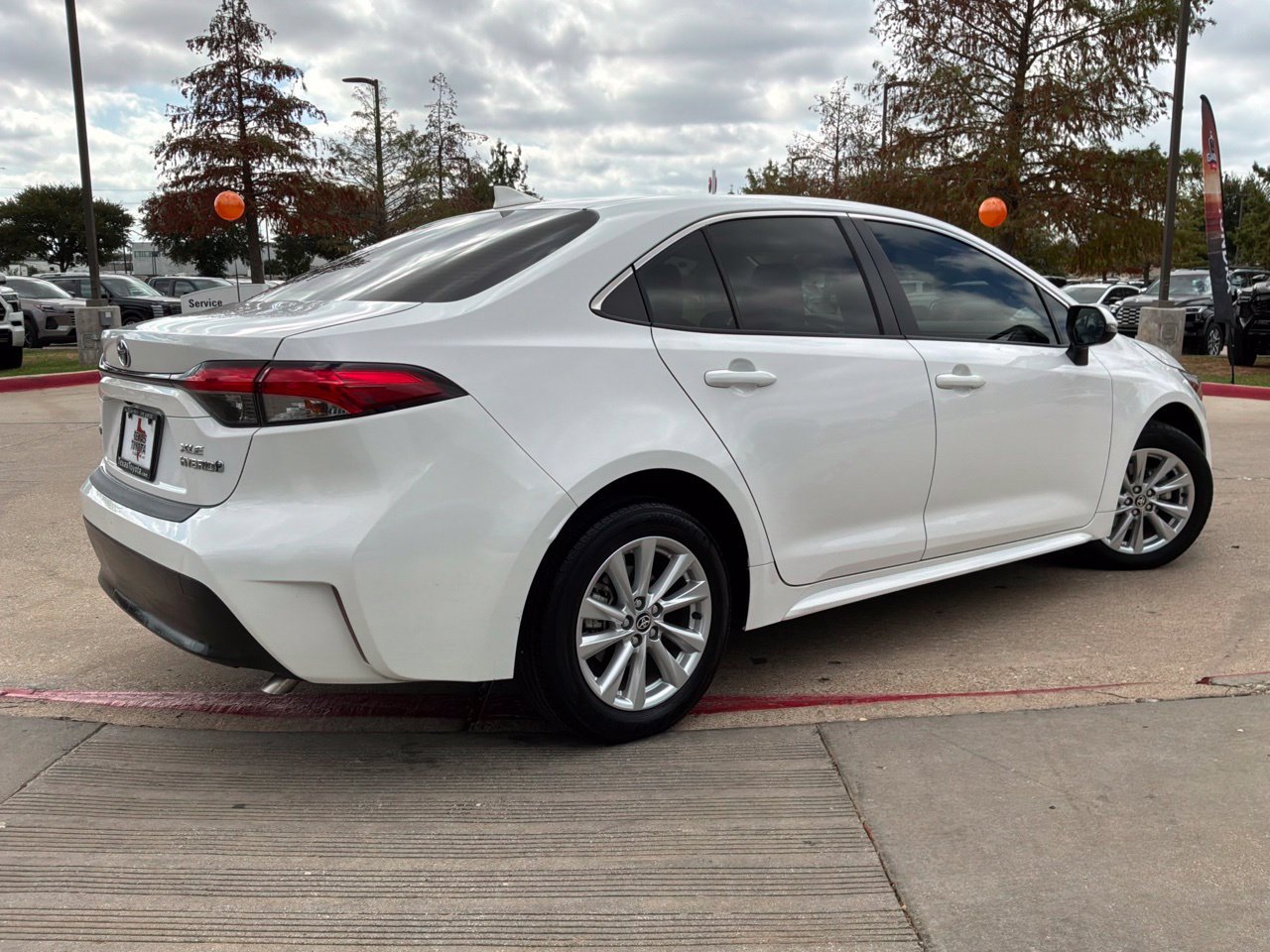 Used 2023 Toyota Corolla XLE FWD image 6