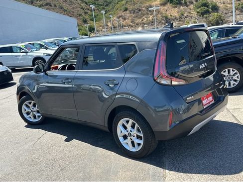 Used 2023 Kia Soul LX w/ Option Group 015 FWD image 3