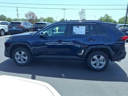 Used 2025 Toyota RAV4 XLE AWD/4WD image 4
