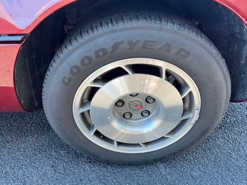 Used 1987 Chevrolet Corvette Coupe image 11