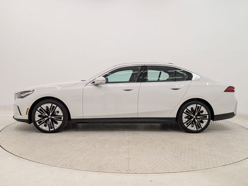New 2026 BMW 530i w/ Premium Package RWD image 2