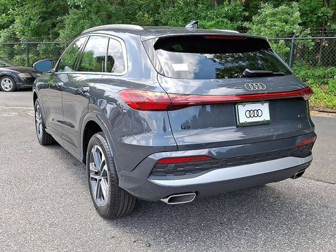 Used 2025 Audi Q5 Premium w/ Convenience Package AWD/4WD image 3