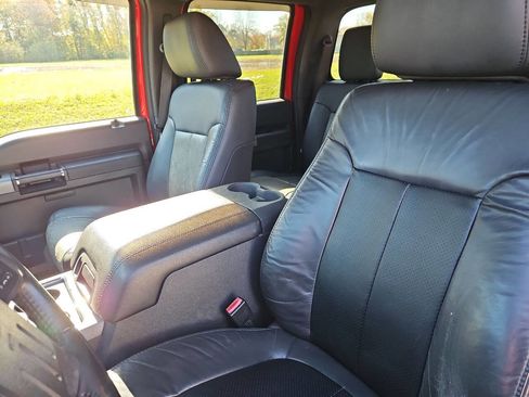 Used 2011 Ford F250 Lariat w/ Lariat Interior Pkg image 16