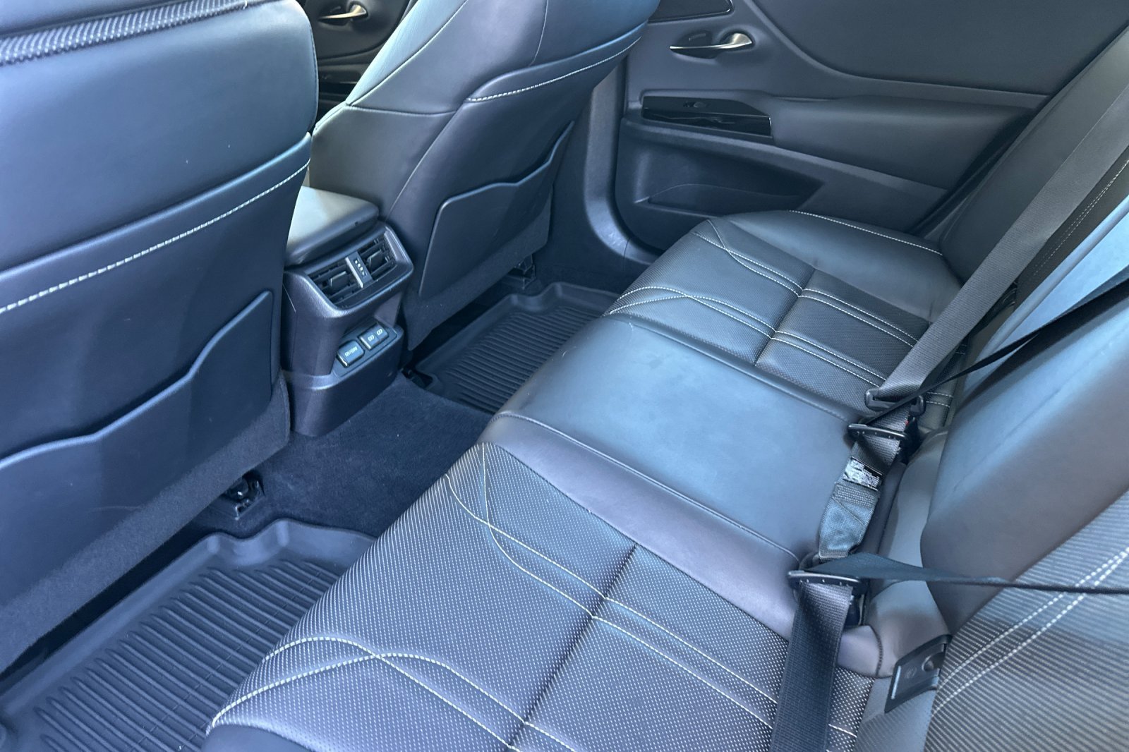 Used 2023 Lexus ES 350 Ultra Luxury w/ Accessory Package (Z2) FWD image 14